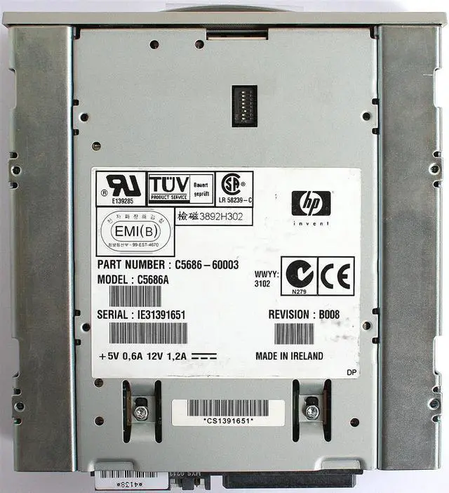 Main image of HP SURESTORE DAT 40 DDS-4 TAPE DRIVE, C5686-60003 REV.B008