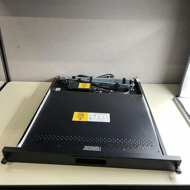 Alt view image 7 of 7 - IBM 7316-TF3 1U RackMount Console KIT 17" Screen P/N: 03N7012 39Y8977