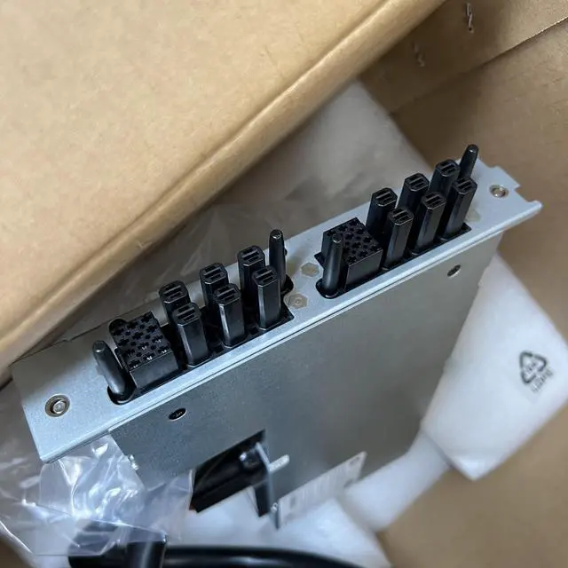 Alt view image 7 of 7 - HP 30A 400V-415V Three Phase NA R12000 DirectFlow UPS IEC309 I/O Module AF489A