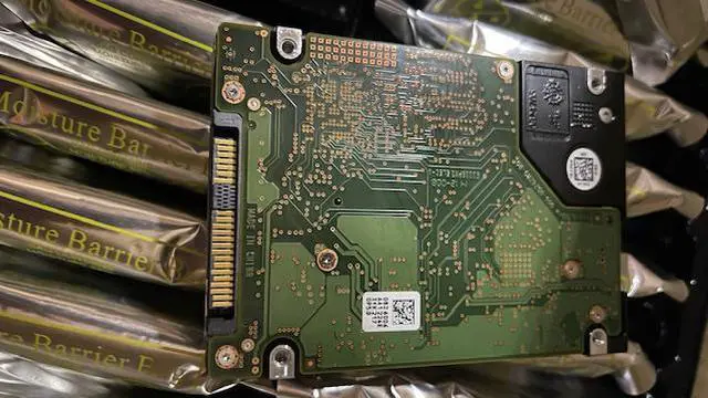 Alt view image 15 of 16 - HP 518216-002 146GB 2.5" 15K RPM SAS HDD Seagate 0B24372 EH0146FARWD