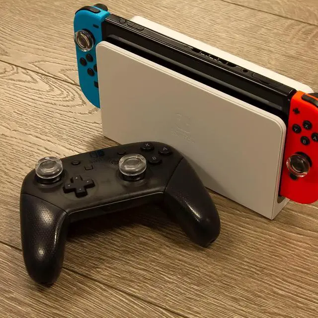 Alt view image 5 of 5 - Hyperkin GummiFlex Pro Thumb Grips for Nintendo Switch Joy Con & Pro Controller