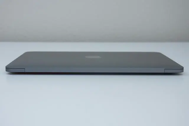 Alt view image 3 of 20 - Apple Laptop MacBook Intel Core M-5Y51 8GB Memory 512GB HDD 512 GB SSD Intel HD Graphics 5300 12.0" Non-Touch Screen OS X 10.10 Yosemite MJY42LL/A