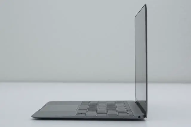 Alt view image 4 of 20 - Apple Laptop MacBook Intel Core M-5Y51 8GB Memory 512GB HDD 512 GB SSD Intel HD Graphics 5300 12.0" Non-Touch Screen OS X 10.10 Yosemite MJY42LL/A