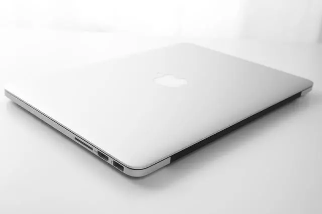 Alt view image 5 of 7 - Apple Laptop MacBook Pro Intel Core i5 2.70GHz 8GB Memory 256 GB SSD Intel Iris Graphics 6100 13.3" OS X 10.10 Yosemite MF840LL/A Grace B