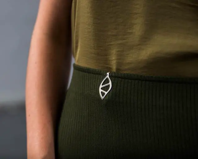 Alt view image 7 of 13 - Leaf Urban Health Tracker/Smart Jewelry, Silver Edition