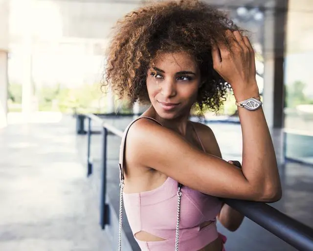 Alt view image 10 of 13 - Leaf Urban Health Tracker/Smart Jewelry, Silver Edition