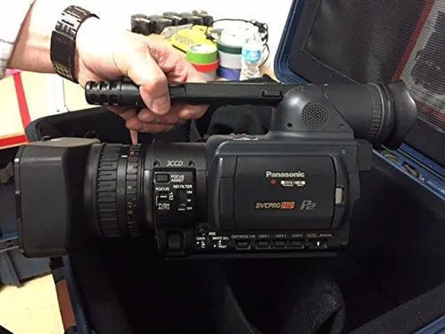 Alt view image 3 of 4 - Panasonic AG-HVX200 P2 HD Camcorder