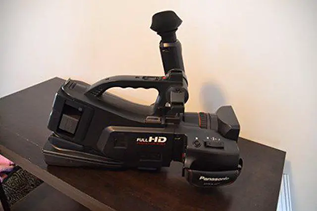 Alt view image 2 of 4 - Panasonic AG-AC7 Shoulder Mount AVCHD Camcorder, 1920 x 1080 Resolution, 23x Intelligent / 16.8x Optical Zoom, 2.7 inch