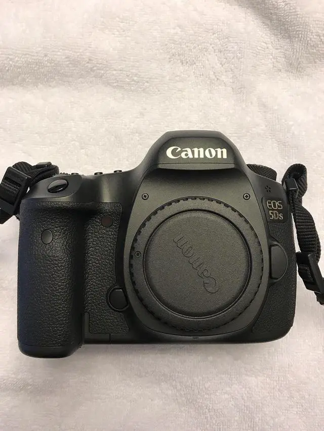 Alt view image 5 of 6 - Canon EOS 5DS Digital SLR (Body Only) International Version
