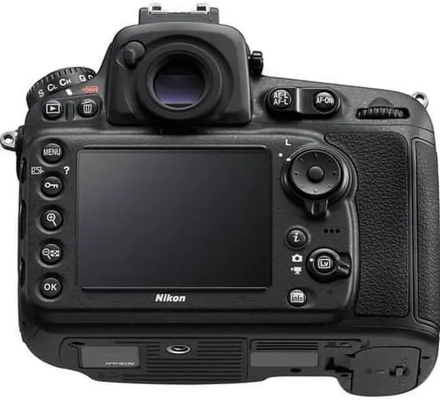 Alt view image 4 of 4 - Nikon D810 DSLR Camera (Body Only) (Intl Model) with Cleaning Kit and 64GB SD