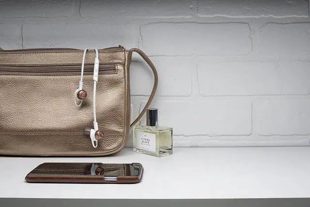 Alt view image 3 of 3 - Plantronics BackBeat GO 3 Wireless Earbud Headphones White Copper 204356-63