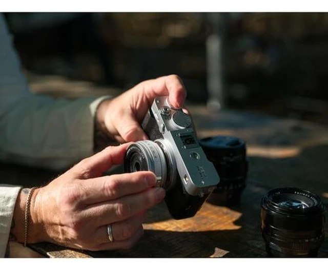 Alt view image 7 of 7 - FUJIFILM X-E5 Mirrorless Digital Camera with XF 23mm f/2.8 Lens (Black), Bundle