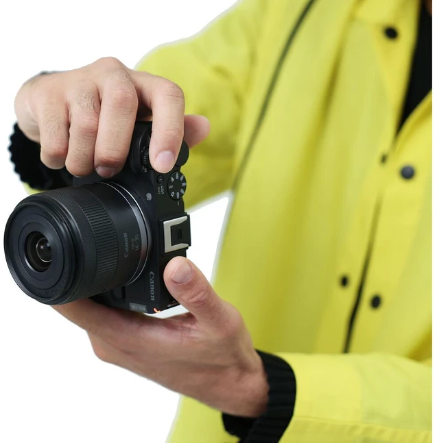 Alt view image 7 of 7 - Canon EOS R50 V Mirrorless Camera | 24.2MP, 4K60p, Flip Screen, Dual Pixel AF - Bundle