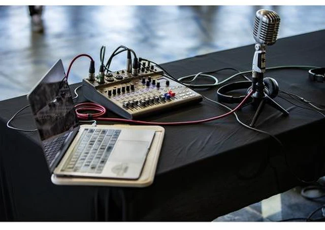 Alt view image 7 of 7 - Zoom LiveTrak L-8 Portable 8-Channel Digital Mixer, ATH-M20x Headphones