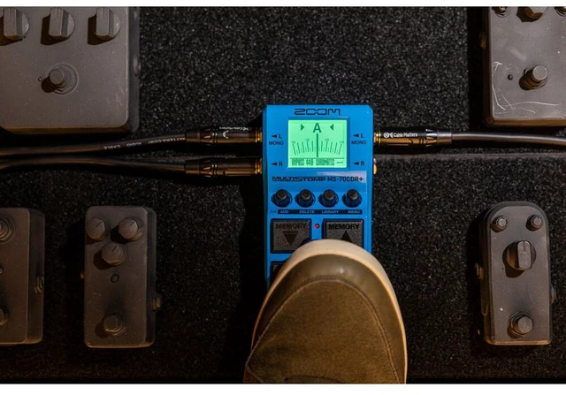 Alt view image 7 of 7 - Zoom MS-70CDR+ Multi-FX Pedal + Balanced Interconnect, Bundle