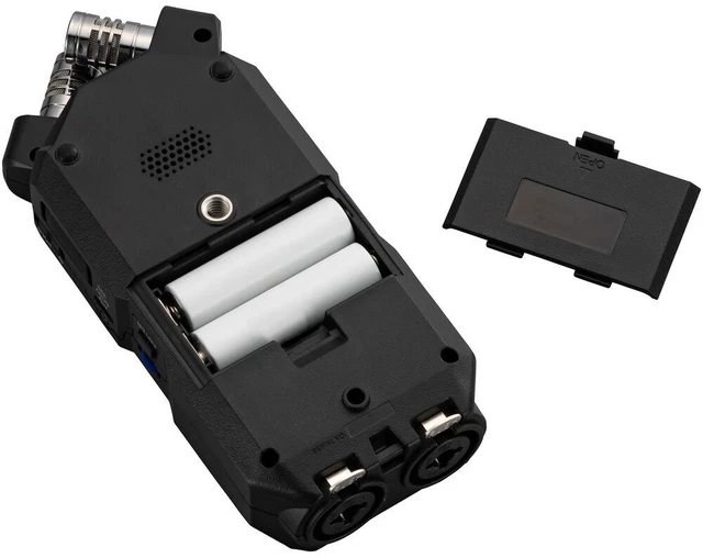 Alt view image 7 of 7 - Zoom H4essential 4-Track 32-Bit Float Audio Recorder + Headphones, Bundle