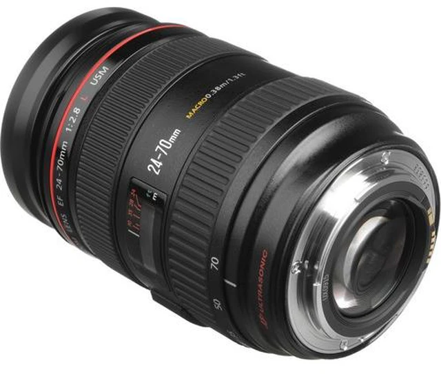 Alt view image 5 of 7 - Canon EF 24-70mm f/2.8L USM Standard Zoom Lens for Canon SLR Cameras Bundle (International Version)