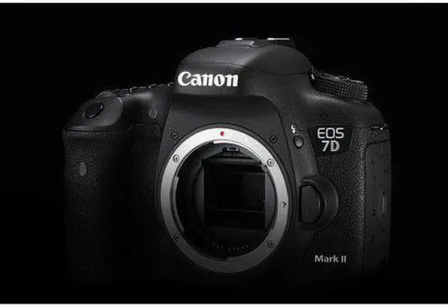 Alt view image 4 of 4 - Canon EOS 7D Mark II DSLR Camera (International Model) (9128B002) - Starter Bundle