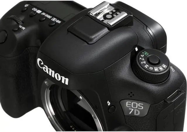 Alt view image 4 of 4 - Canon EOS 7D Mark II DSLR Camera (Body Only)  + 20.9 MP + Dual Digic 6 + Full HD  + 32 GB Memory Card + Flash + Cleaning Kit
