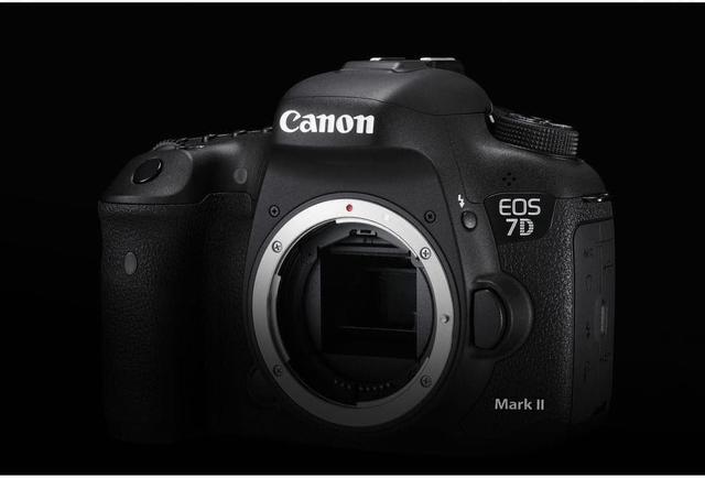 Refurbished: Canon EOS 7D Mark II DSLR Camera (Body Only) DSLR