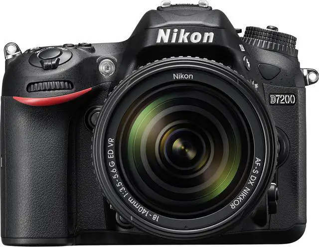 Alt view image 3 of 4 - Nikon D7200 DSLR Camera with 18-140mm Lens 1555 (International Model) + EN-EL15 Replacement Li-on Battery + 32GB SDHC Class 10 Memory Card + Wireless Remote + Deluxe Cleaning Kit Bundle