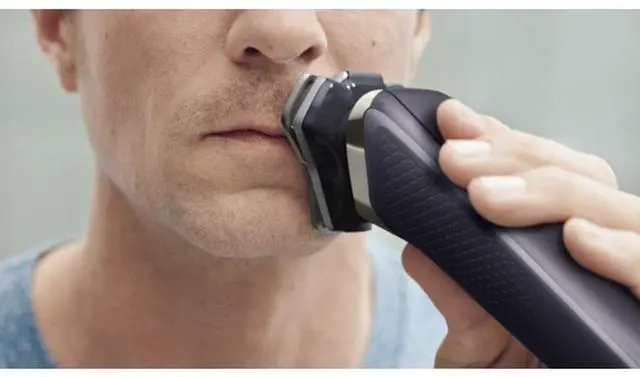 Alt view image 3 of 5 - Philips Norelco S9502/83 Shaver 9400