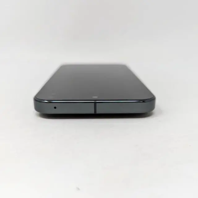 Alt view image 7 of 7 - Google Pixel 10 Pro G4QUR 128GB USA Factory Unlocked 6.3inch 16GB RAM Smartphone - Obsidian - Mint