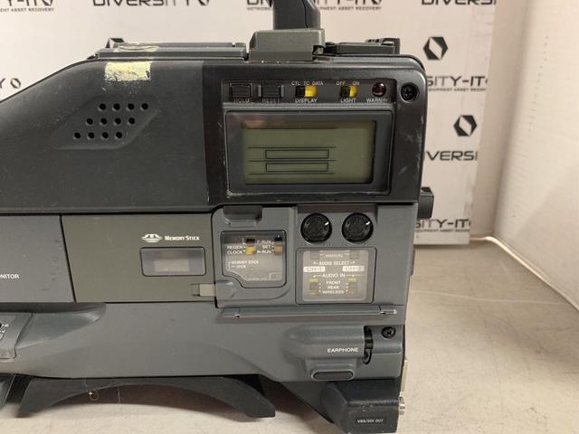 Alt view image 6 of 13 - Sony HDW-750 HDCAM HD Video Camera Digital HDVS Camcorder