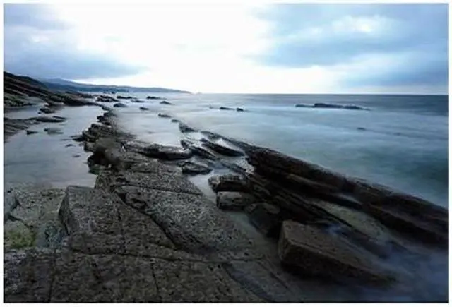 Alt view image 6 of 16 - Cokin Gradual Grey G2 (Soft ND8) Z121S Filter