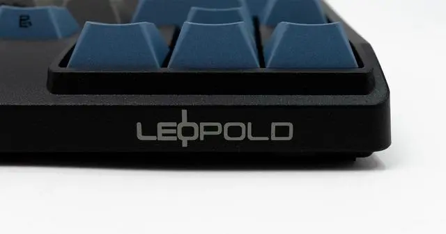 Alt view image 4 of 6 - Leopold FC650MDSBT Bluetooth Blue/Grey PD 65% Double Shot PBT Mechanical Keyboard Cherry MX Blue
