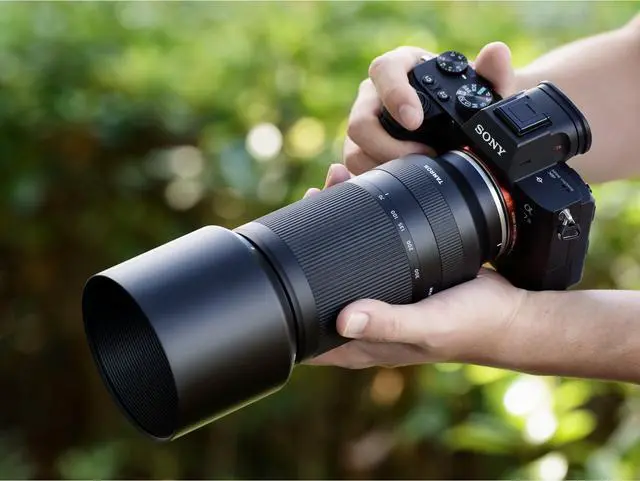 Alt view image 2 of 20 - Tamron 70-300mm F/4.5-6.3 Di III RXD for Sony Mirrorless Full Frame/APS-C E-Mount