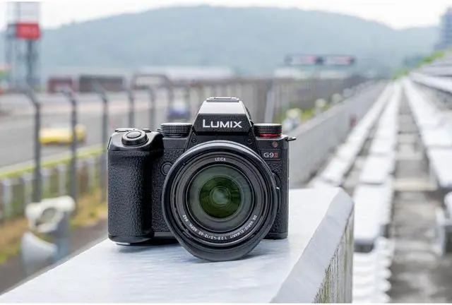 Alt view image 13 of 20 - Panasonic LUMIX G9II Micro Four Thirds Camera, 25.2MP Sensor with Phase Hybrid AF, Powerful Image Stabilization, High-Speed Perfomance and Mobility with 12-60mm F2.8-4.0 Lens - DC-G9M2LK