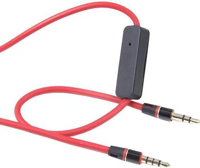 Alt view image 3 of 3 - Deco Gear Aux-To-Lightning Cable w/ In-Line Microphone and Remote AL100B