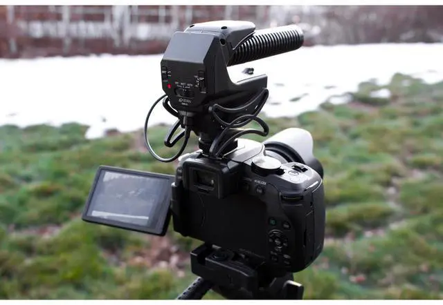 Alt view image 5 of 15 - Azden SMX-15 AA Powered Shotgun Video Microphone, Black (SMX-15)