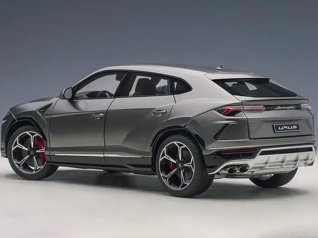 Alt view image 4 of 10 - Lamborghini Urus Grigio Lynx Gray Metallic 1/18 Model Car by Autoart