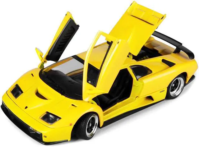 Alt view image 3 of 3 - Lamborghini Diablo GT Yellow 1/18 Diecast Model Car by Motormax