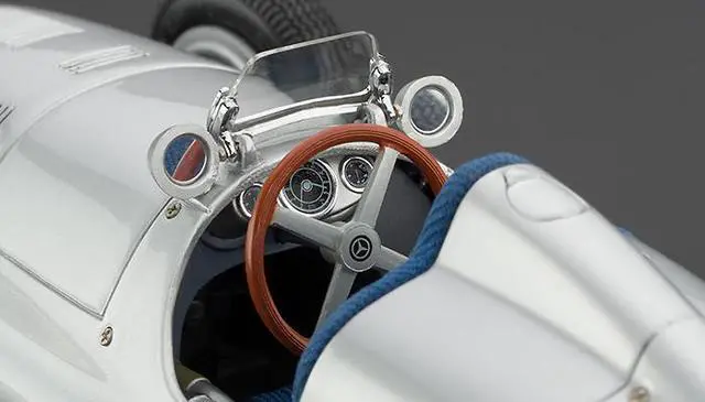 Alt view image 4 of 4 - 1939 Mercedes W 165 Silver 1/18 Diecast Car Model by CMC