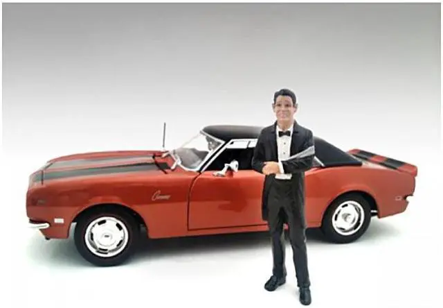 Alt view image 3 of 7 - "The Robbers" 4 Piece Figure Set For 1:24 Scale Models by American Diorama