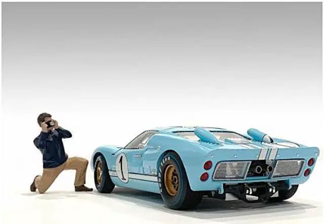 Alt view image 4 of 5 - "Race Day 2" Figurine IV for 1/18 Scale Models by American Diorama