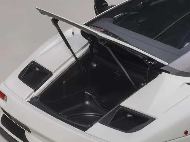 Alt view image 4 of 9 - Lamborghini Diablo SV-R Impact White 1/18 Model Car by Autoart