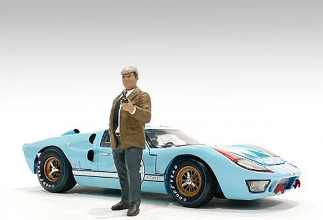 Alt view image 5 of 5 - "Race Day 2" Figurine III for 1/24 Scale Models by American Diorama