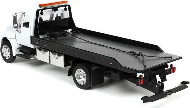 Alt view image 6 of 8 - International DuraStar 4400 Flatbed Tow Truck White 1/24 Diecast Model by Jada