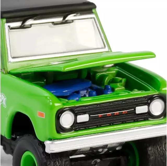 Alt view image 2 of 8 - 1969 Ford Bronco Green with Black Top "San Diego Comic-Con 2024 Exclusive" 1/64 Diecast Model Car by Greenlight