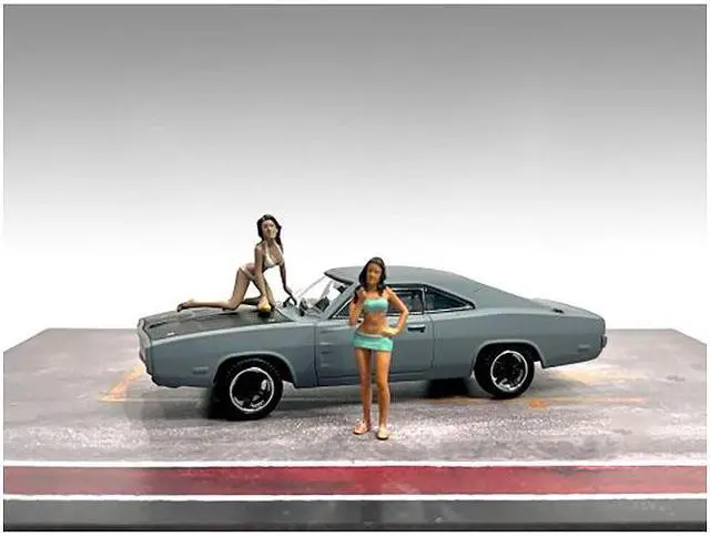 Alt view image 2 of 6 - "Car Wash Girls" Set 1 Dorothy and Barbara 2 Piece Figure for 1/43 Scale Models by American Diorama