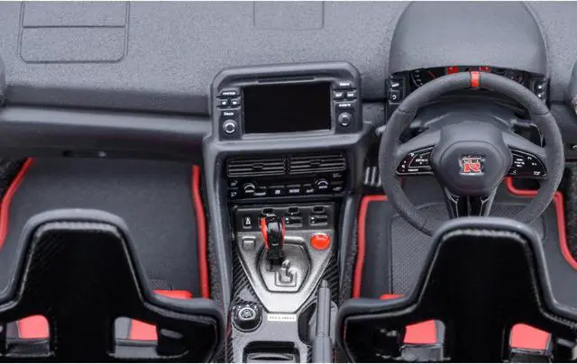 Alt view image 4 of 6 - 2022 Nissan GT-R (R35) Nismo Special Edition RHD Vibrant Red with Carbon Hood and Top 1/18 Model Car by Autoart