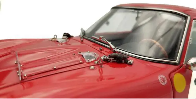 Alt view image 6 of 6 - Ferrari 250 GTO #22 "Elde" - "Beurlys" 3rd Place "24 Hours of Le Mans" (1962) Ltd Ed to 2200 pcs 1/18 Diecast Model Car by CMC