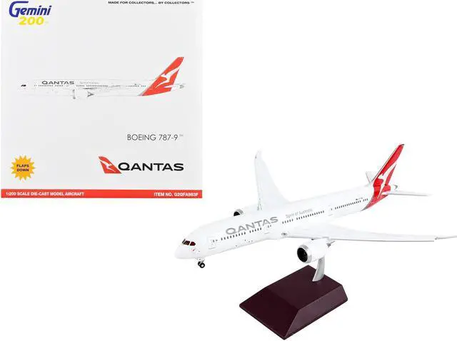 Main image of Boeing 787-9 Commercial Aircraft w/Flaps Down White with Red Tail "Gemini 200" Series 1/200 Diecast Model Airplane by GeminiJets