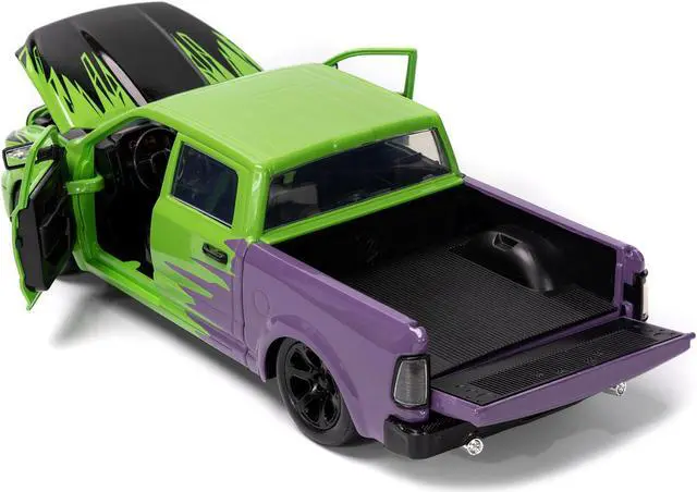 Alt view image 4 of 11 - 2014 RAM 1500 Pickup Truck Green and Purple and Hulk Diecast Figure "Marvel Avengers" 1/24 Diecast Model Car by Jada