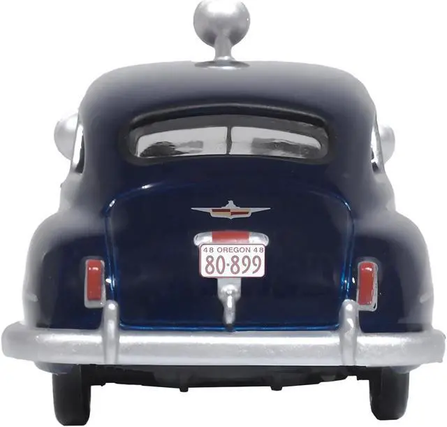 Alt view image 4 of 6 - 1946 DeSoto Suburban Ambulance Dark Blue "Junction City Ambulance" 1/87 (HO) Scale Diecast Model Car by Oxford Diecast