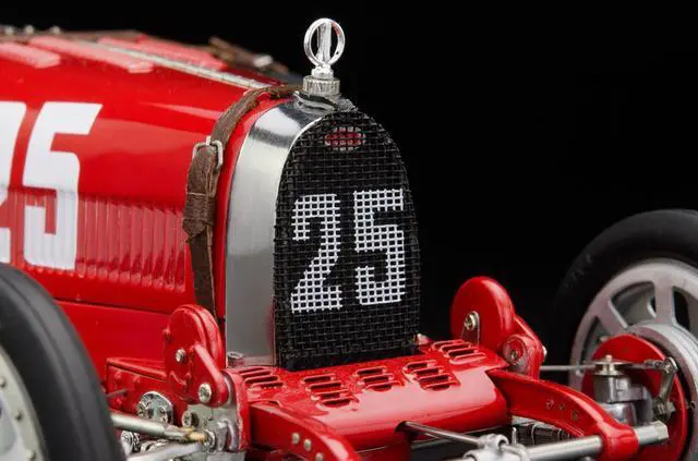 Alt view image 2 of 4 - Bugatti T35 #25 National Colour Project Grand Prix Portugal Ltd Ed to 500 pcs Worldwide 1/18 Diecast Model Car by CMC
